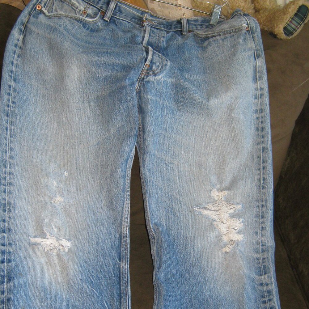 Vintage Levis Men's 501Jeans Button Fly Distressed 40W 38L (actual 39W 33.5L)